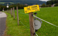 Výstražná tabulka pro elektrické ohradníky - POZOR! ELEKTRICKÝ OHRADNÍK