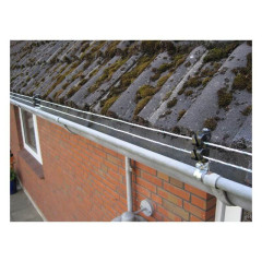 Izolátor pro elektrický ohradník na okap proti škůdcům, 2 očka