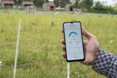 Set elektrického ohradníku pro koně, hříbata, osly, zvěř -  DUO RF zdroj s ovladačem - páska 200 m