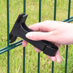 Předsazený ohradníkový izolátor na plot pro 3 - 7 cm rozteč, délka 11,3 cm