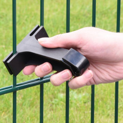 Předsazený ohradníkový izolátor na plot pro 3 - 7 cm rozteč, délka 11,3 cm