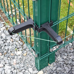 Předsazený ohradníkový izolátor na plot pro 3 - 7 cm rozteč, délka 11,3 cm